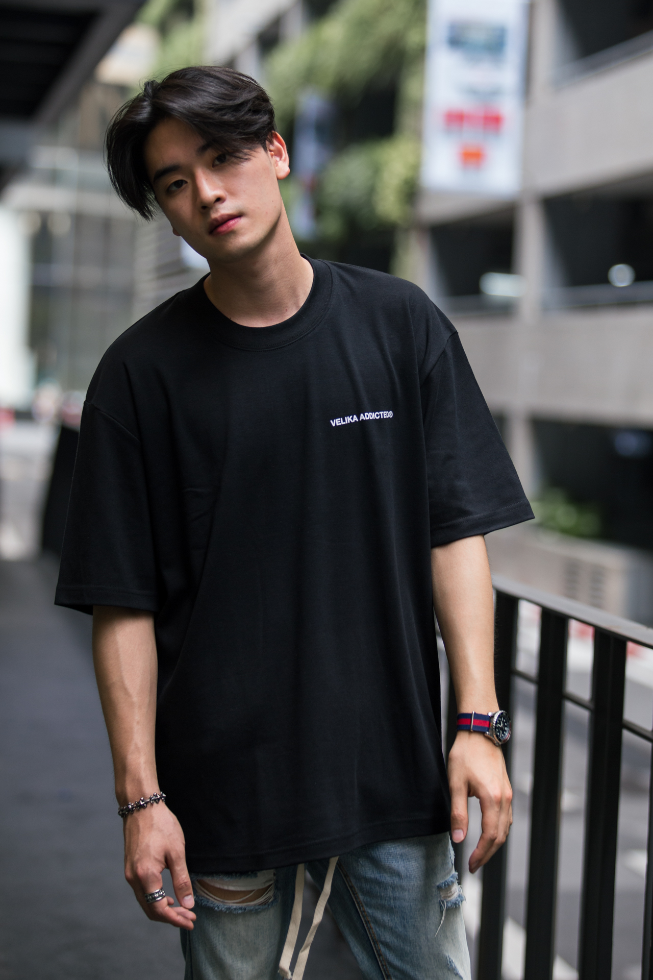 Basic Oversize T-Shirt (Black) – Velika Clothing