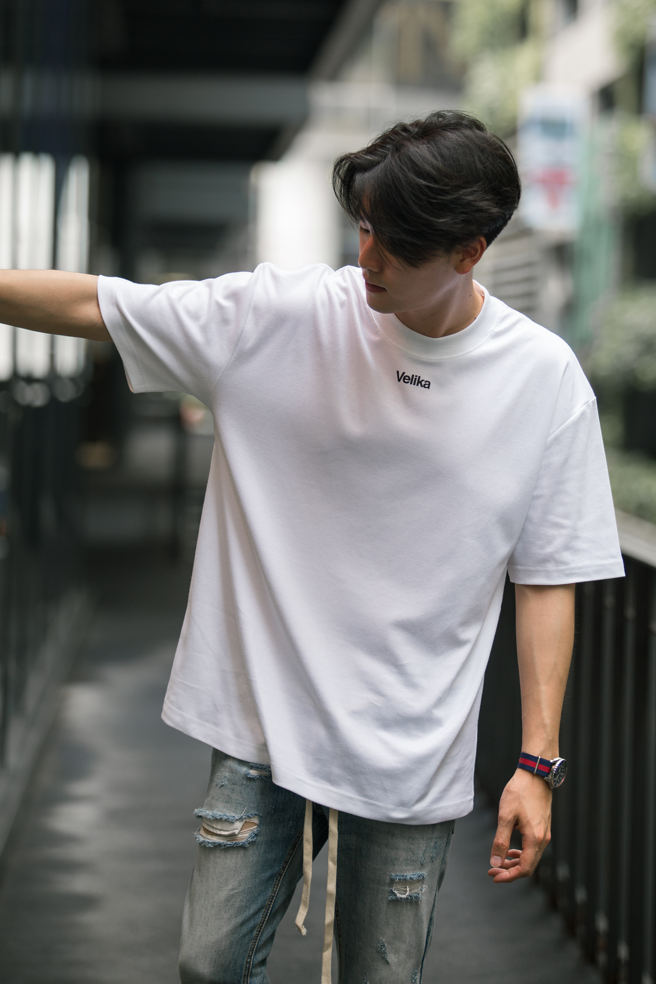 Signature V” Oversize T-Shirt (White) – Velika Clothing