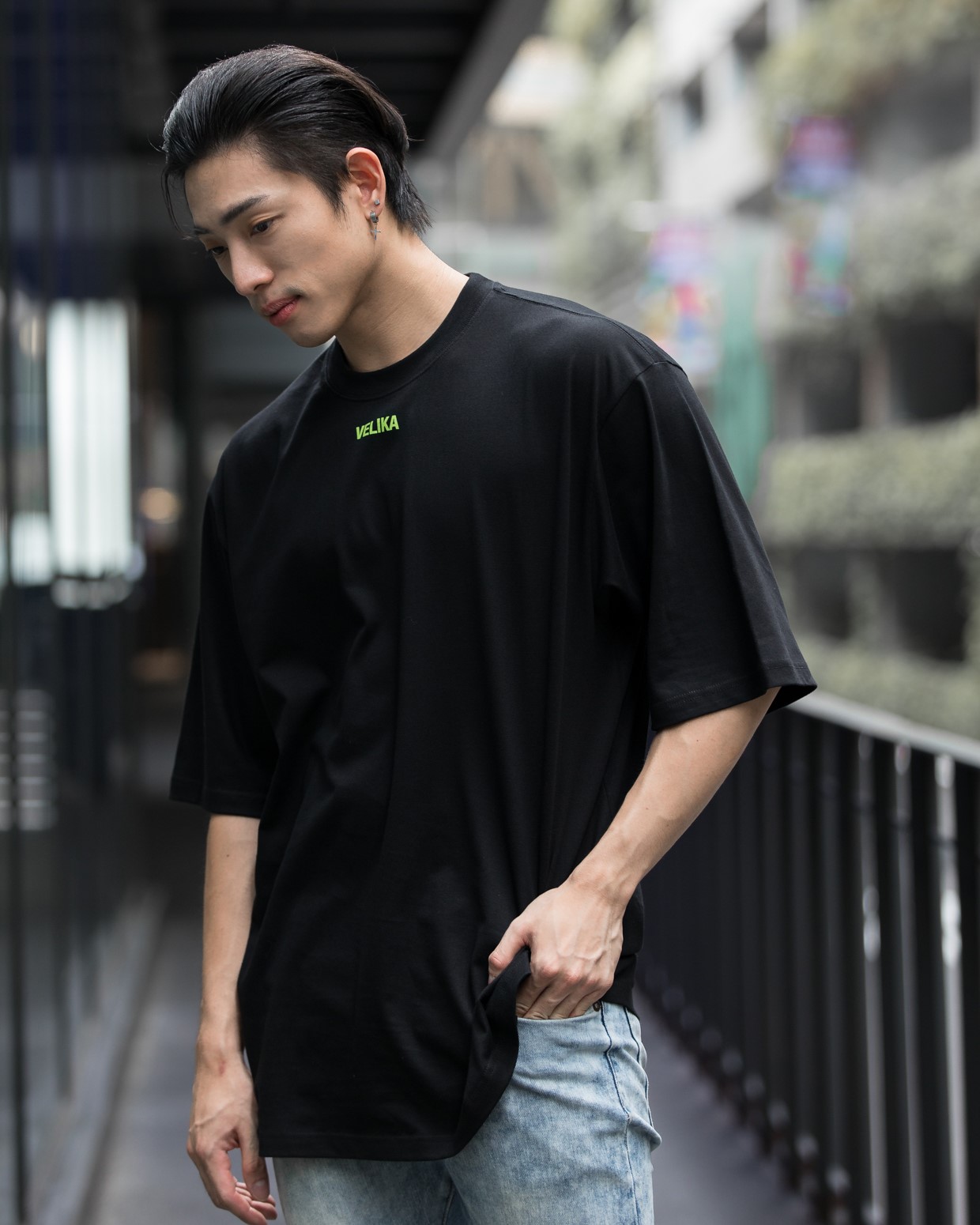 “Green Parakeet V” Oversize T-Shirt – Velika Clothing